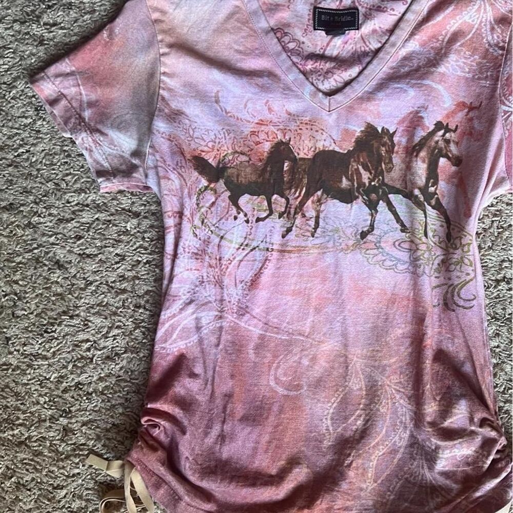 RARE Bit & Bridle 90’s vintage whimsy western pink hued graphic running horses T - Picture 3 of 14